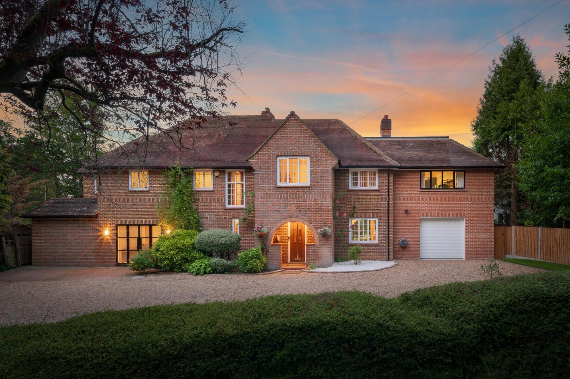 Westleigh Hotel Ashtead Exterior photo