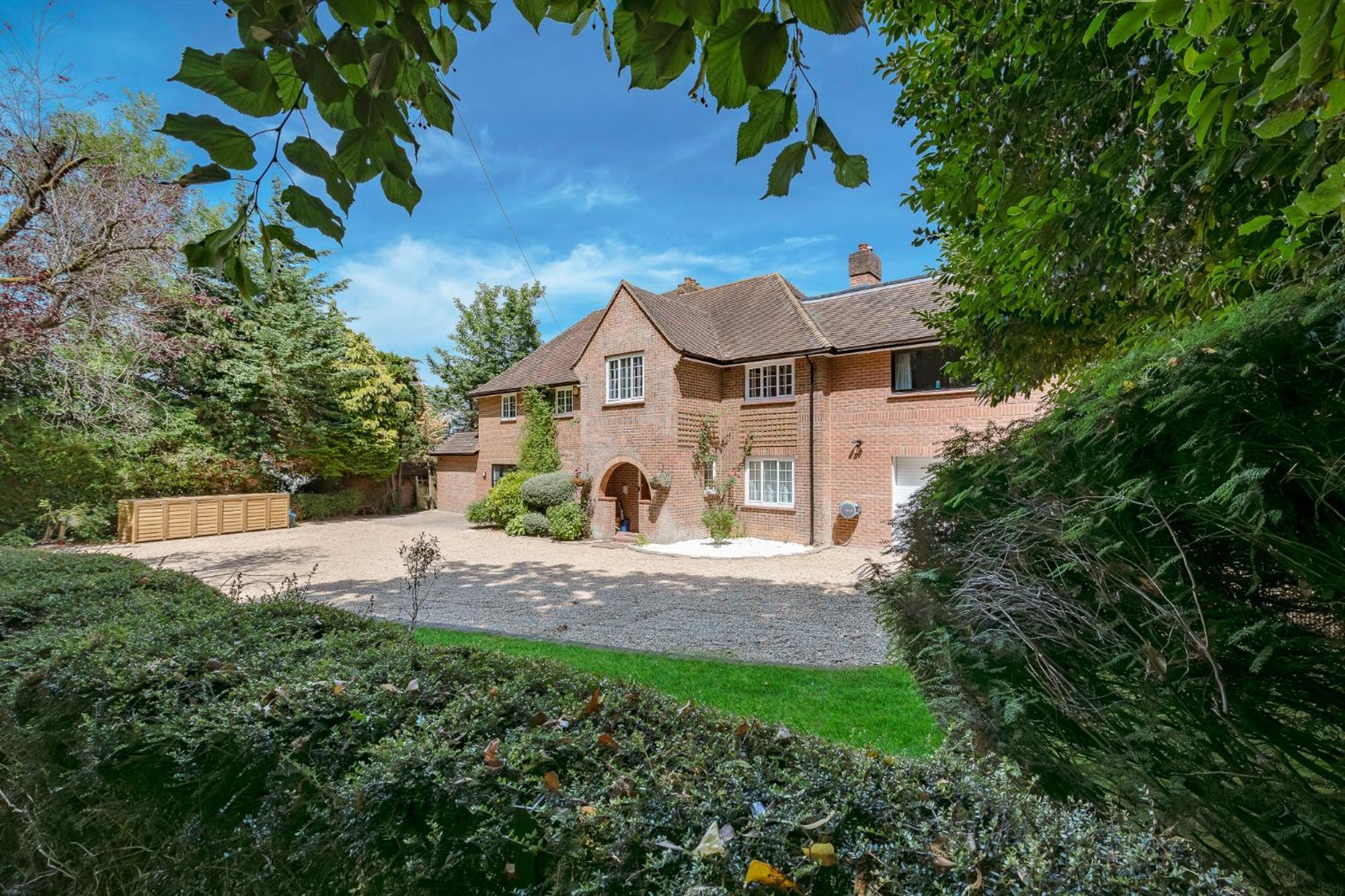 Westleigh Hotel Ashtead Exterior photo