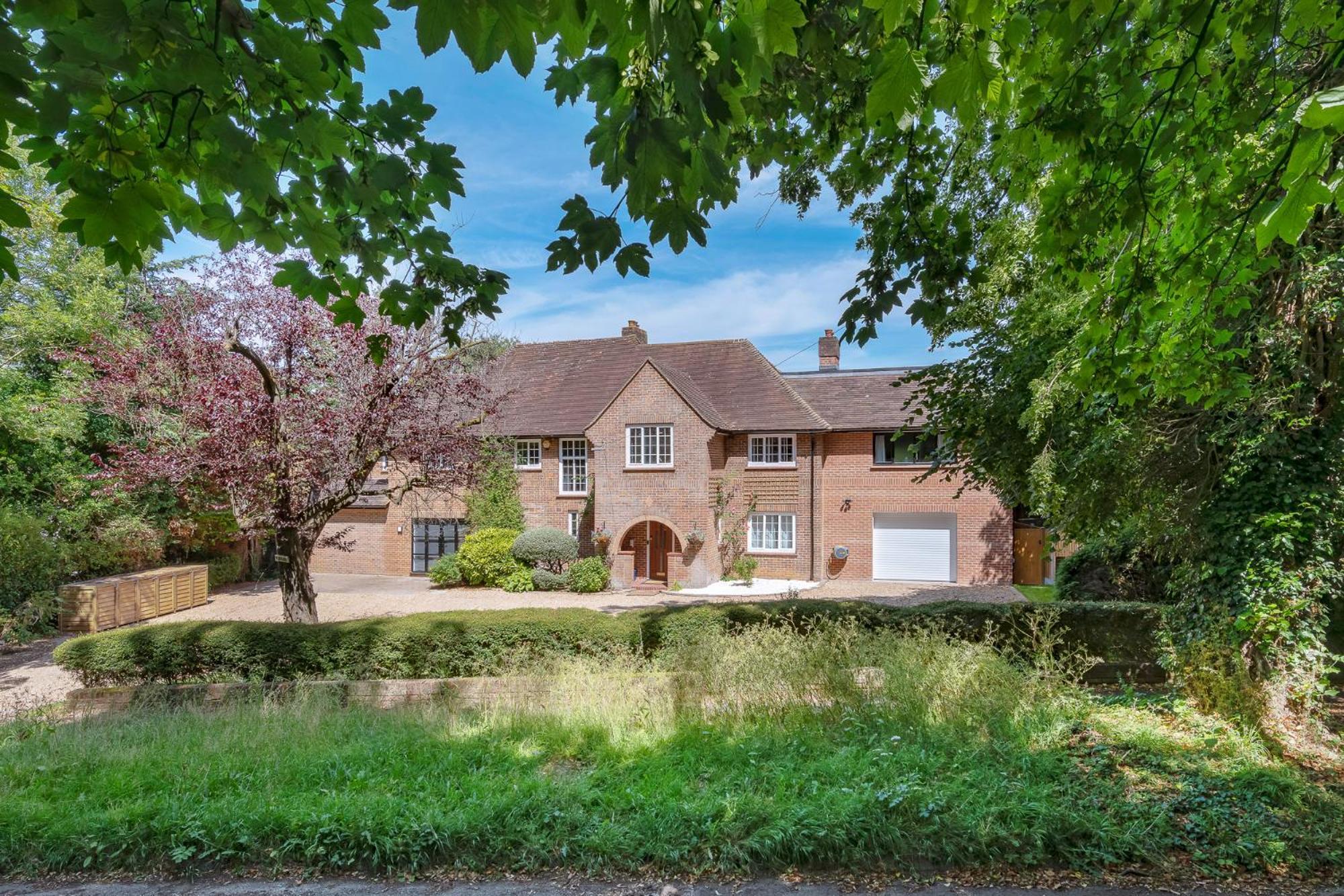 Westleigh Hotel Ashtead Exterior photo